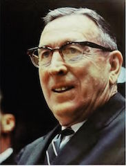 2015-06-10-1433970839-3816629-John_Wooden.JPG