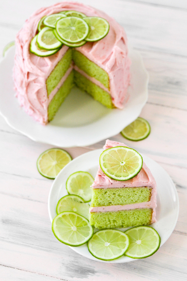 2015-06-16-1434424208-4626451-StrawberryLimeadeCakePicture.jpg