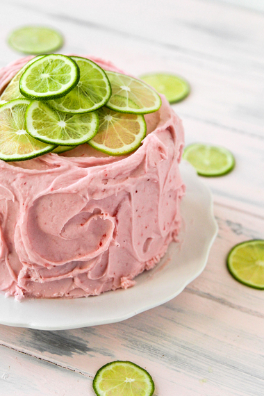 2015-06-16-1434424323-2257347-StrawberryLimeadeCakePic.jpg