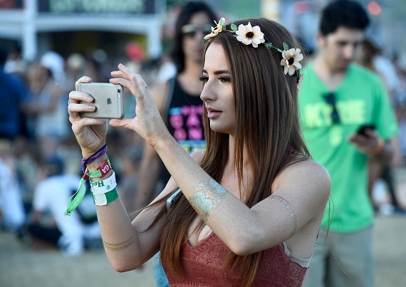 2015-06-22-1435005240-6548440-HuffPo_Coachella_flowercrown_sm.jpg