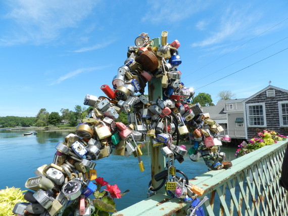 2015-06-29-1435546961-105186-KennebunkportLoversLockBridge.jpg