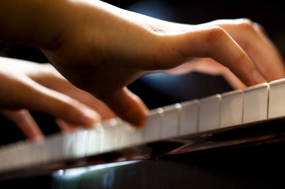 2015-07-20-1437415504-3721110-Hands_on_Piano_iStock.jpg