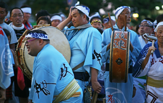 2015-07-21-1437472807-6271660-AwaOdori7.jpg