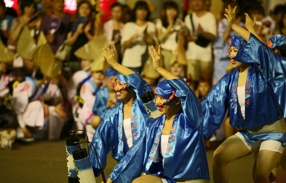 2015-07-21-1437472857-2346915-Awaodori2.jpg