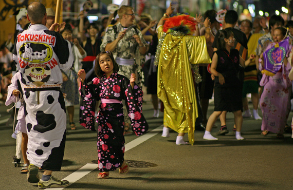 2015-07-21-1437473085-8070466-AwaOdori11.jpg