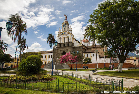 2015-07-23-1437678832-3807697-CotacachiEcuador.jpg