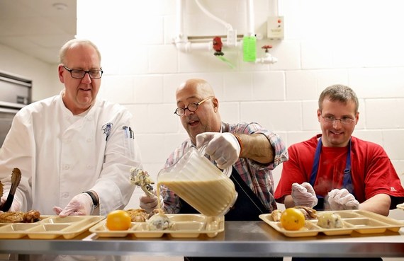 2015-07-27-1438036634-2522540-mini4_AndrewZimmern_SalvationArmyNorthernDivision.jpg