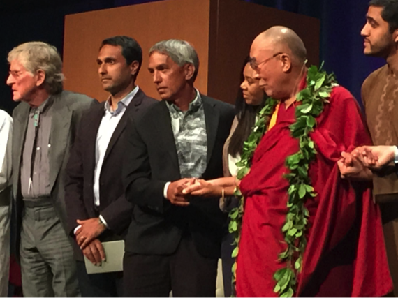 2015-07-30-1438237013-5015116-NainoaThompsonwithDalaiLama.png