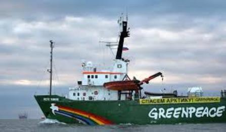 2015-08-02-1438535716-8438109-Greenpeaceship.jpg