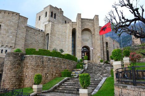 2015-08-15-1439601260-8778610-castlealbania.jpg