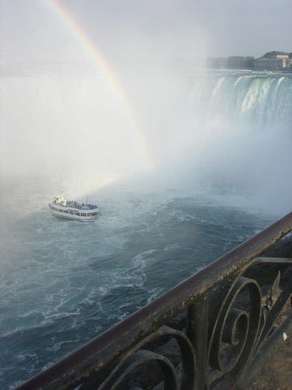 2015-08-17-1439837205-4557304-Niagaraboatrainbow.JPG