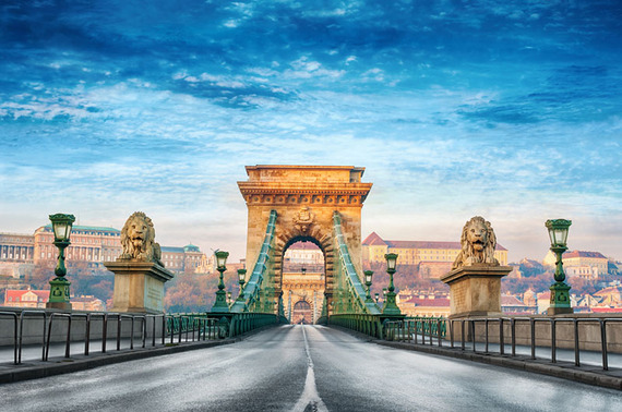 2015-08-26-1440612230-3195571-Budapest_ChainBridge_800px.jpg