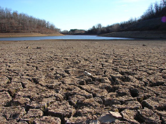 2015-09-01-1441148646-9029641-California_Drought_Dry_Riverbed_2009.jpg