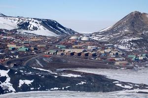 2015-09-03-1441288253-7424331-mcmurdo2008.jpg