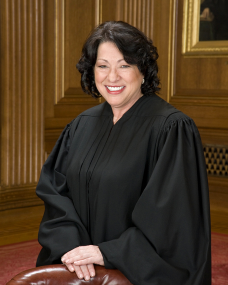 2015-09-03-1441323275-6726114-Sonia_Sotomayor_in_SCOTUS_robe.jpg