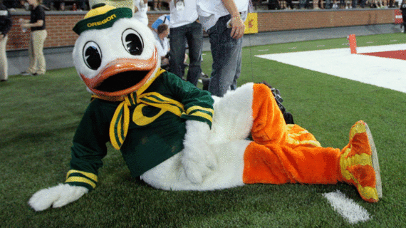 2015-09-04-1441391492-883236-oregonducktinderdate.gif