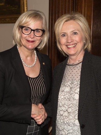 2015-09-04-1441398919-2530378-Hillary_Clinton_240.jpg