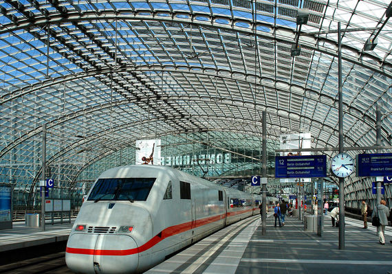 2015-09-08-1441736780-3964128-DE_Berlin_Berlin_Hauptbahnhof1.jpg