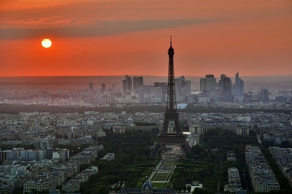 2015-09-08-1441750585-7556973-seasonsofparis.jpg