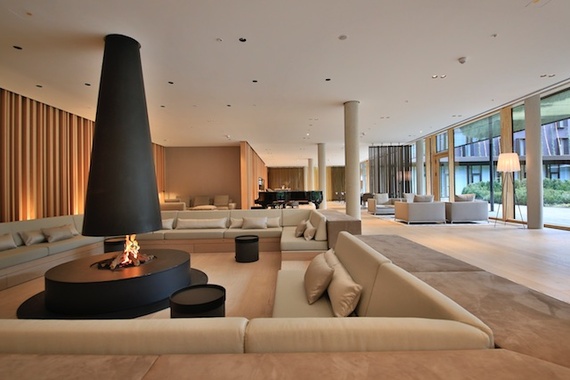 2015-09-10-1441881405-1968157-LanserhofTegernseeFireplaceLounge.jpg