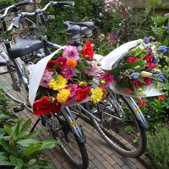 2015-09-12-1442045651-4426119-flowersbikes.JPG
