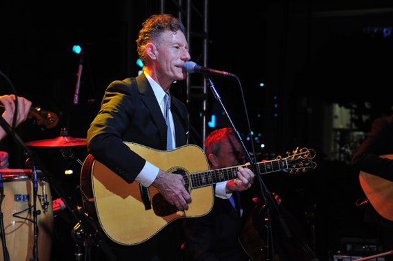 2015-09-14-1442215329-6678538-LyleLovett