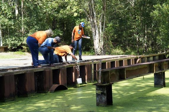 2015-09-24-1443105397-1975457-LimitlessVistasCorpsmembersTestWaterQualityatJeanLafitteNationalHistoricalParkPreserve.jpg