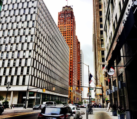 2015-09-25-1443223793-8088178-DowntownDetroit.jpg