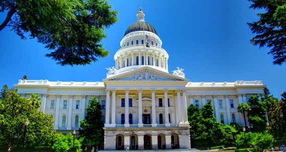 2015-09-28-1443429238-1196678-California_State_Capitol_Building__Full_Front_Facade750x400.jpg