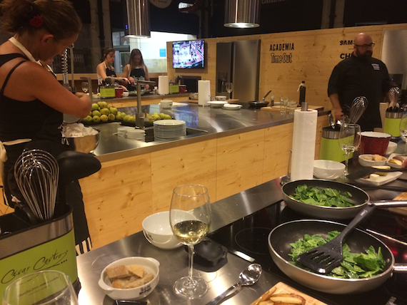 2015-09-28-1443466830-1244448-CookingSchoolMercadoHP.jpg