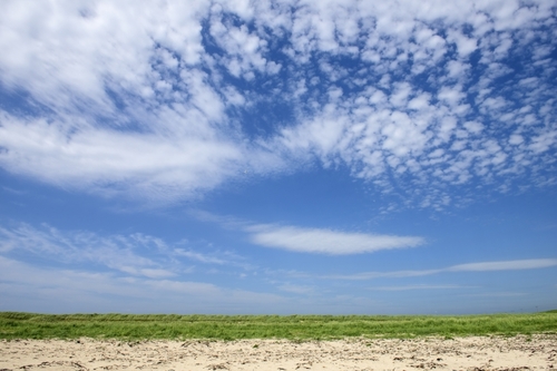 2015-09-29-1443525573-7335766-Orkney_Scotland_big_blue_sky_with_clouds.jpg