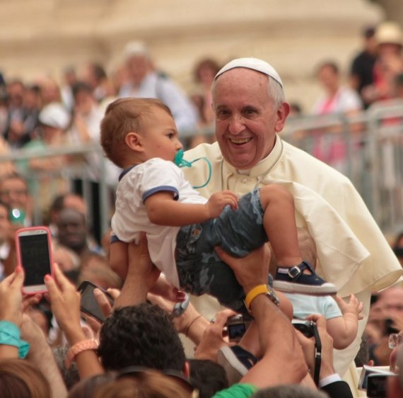 2015-10-01-1443716143-8857164-popefrancisblessingofchildren1.jpg