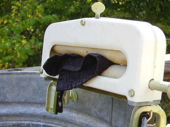 2015-10-05-1444068660-1105639-towelinwringer.jpg