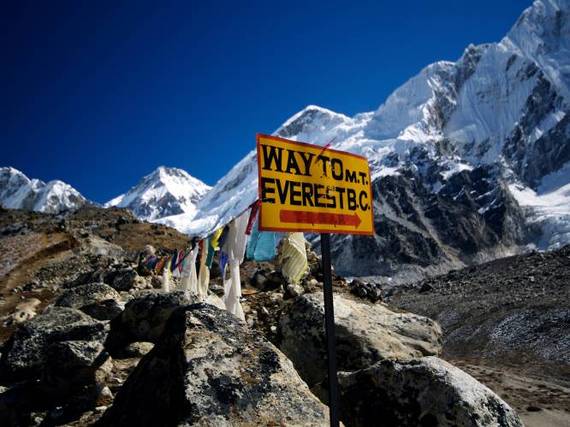 2015-10-08-1444271383-7016290-NepalWaytoEverestBaseCamp.jpg