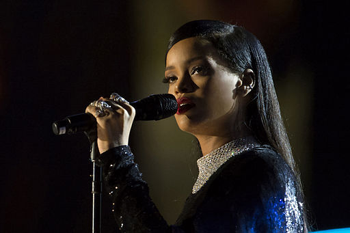 2015-10-08-1444280708-2585650-Rihanna_concert_in_Washington_DC_2.jpg