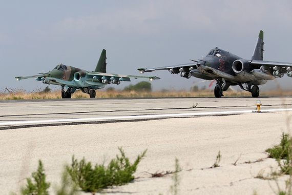 2015-10-09-1444425078-4042385-SyriaRussian_Sukhoi_Su25_at_Latakia_2.jpg1.jpg