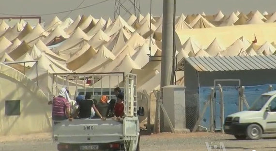 2015-10-09-1444425300-5930877-Syrian_refugee_camp_on_theTurkish_border.jpg