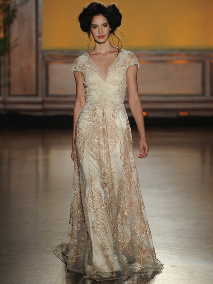 Claire Pettibone's Fall 2016 Wedding Dresses Take Us Back To The Gilded ...