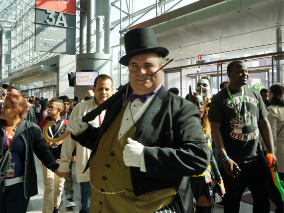 2015-10-13-1444745850-3226672-comiccon4.png