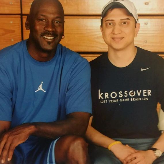 2015-10-30-1446222980-3296022-VasuwithMichaelJordan.jpg