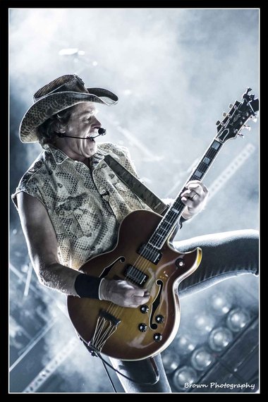 2015-11-12-1447333418-716437-TedNugent2.jpg