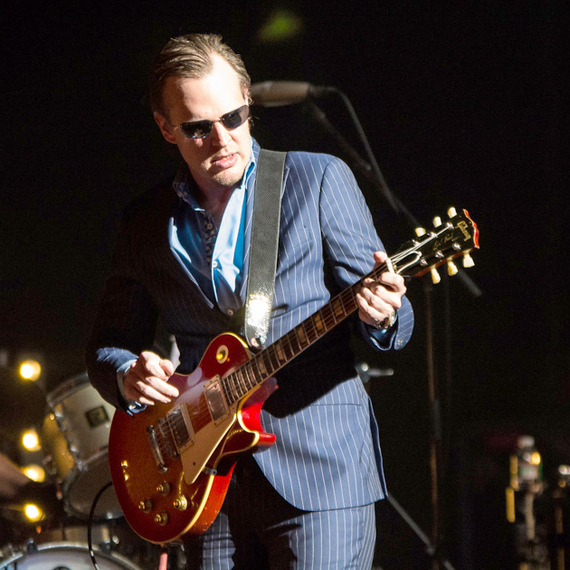 2015-11-14-1447533694-4899017-JoeBonamassa03.jpg