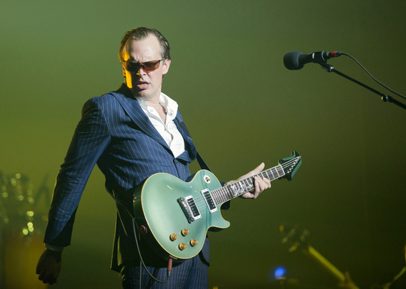 2015-11-14-1447533863-6811828-JoeBonamassa01.jpg