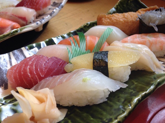 2015-11-15-1447558374-1443205-sushi975075_1920.jpg