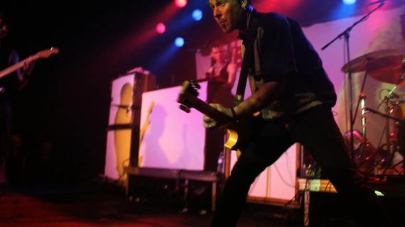 2015-11-17-1447788766-6208712-TG_Live_3.jpg