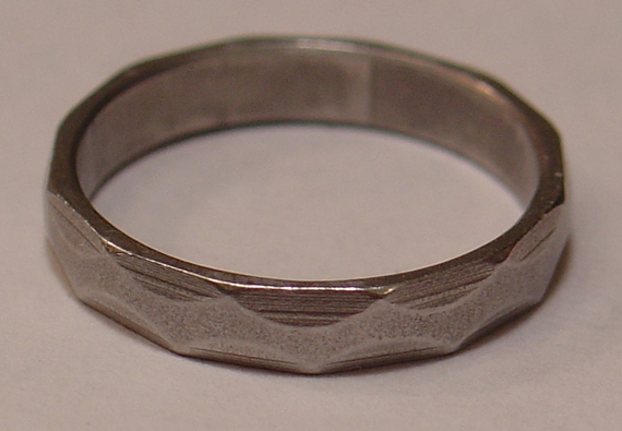 2015-11-20-1448004978-3755991-Canadian_Engineer_Iron_Ring.jpg
