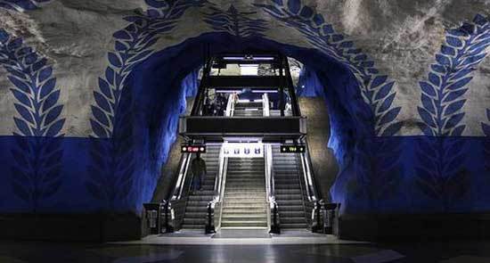 2015-11-30-1448914629-3711691-swedensubway.jpg