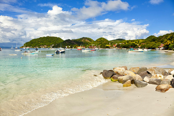 2015-12-04-1449261080-2458374-Guadeloupe_Beach_800px.jpg