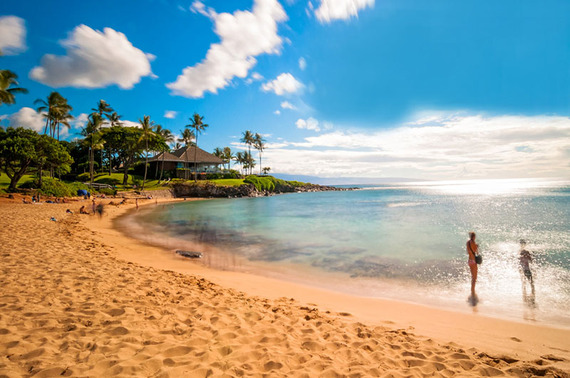 2015-12-04-1449261196-4405378-Maui_Beach_Couple_800px.jpg