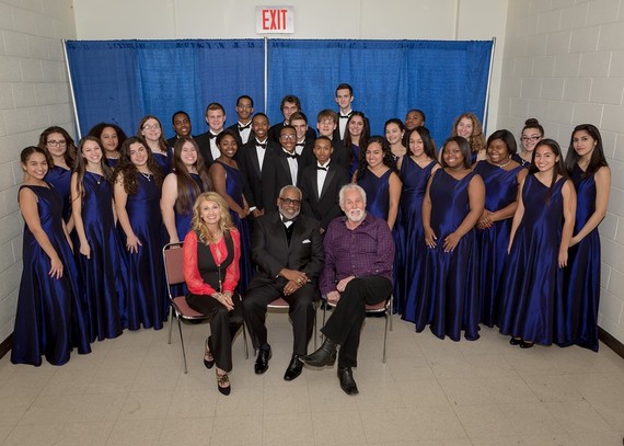 2015-12-23-1450892897-7015182-NRHS_PAVEsingers.KennyRogers.jpg